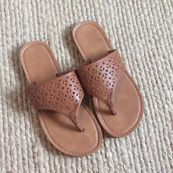 American Eagle Outfitters Other - Kids/girls American Eagle sandals size 4